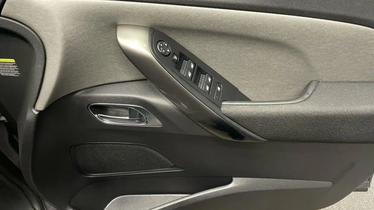 2022-citroen-grand-c4-spacetourer-12-puretech-sense-eat8-big-23