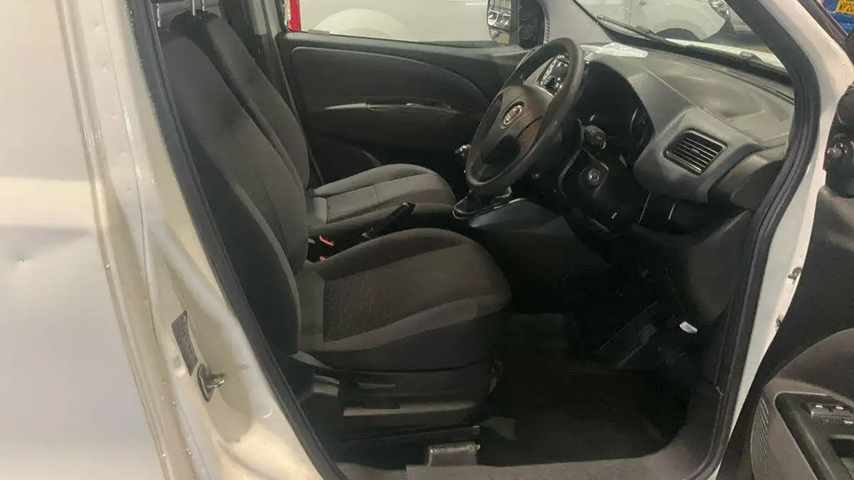 2021-fiat-doblo-cargo-16td-l1h1-sx-big-8