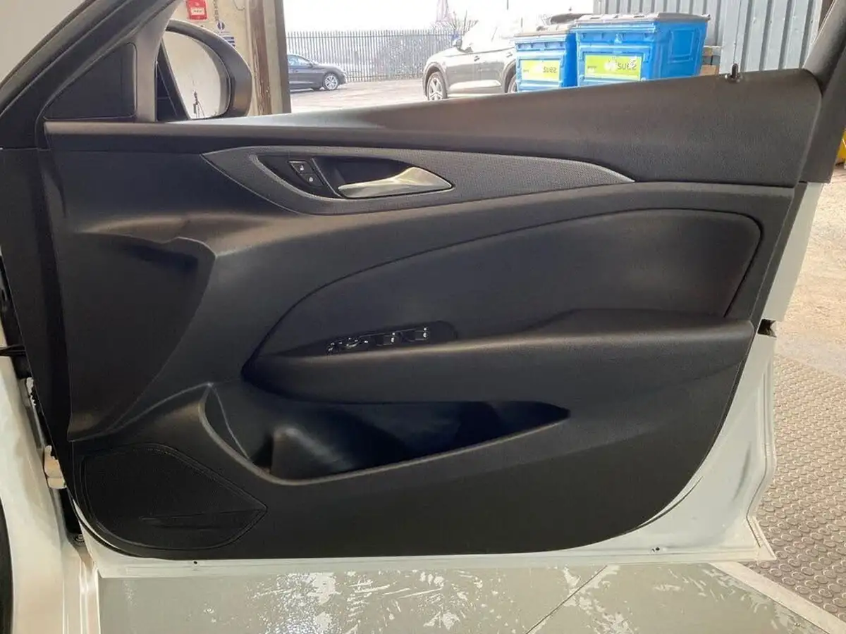 2021-vauxhall-insignia-grand-sport-15-turbo-d-se-nav-big-37