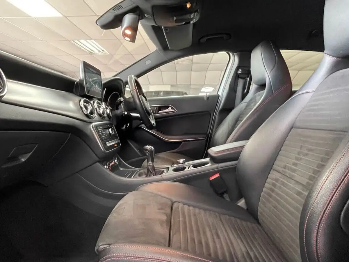 2018-mercedes-benz-gla-class-21d-gla-200d-amg-line-134bhp-ss-big-31