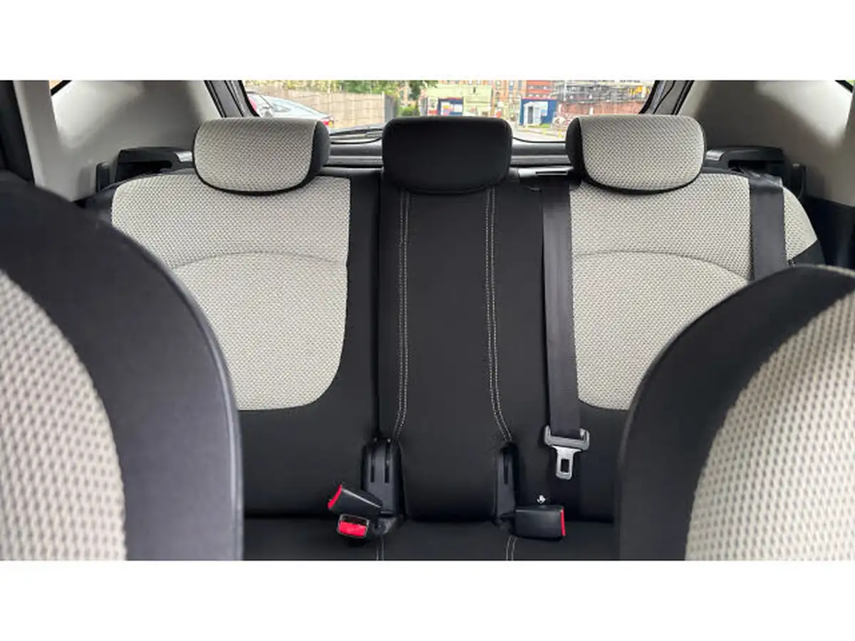 2019-renault-captur-09-tce-iconic-big-14