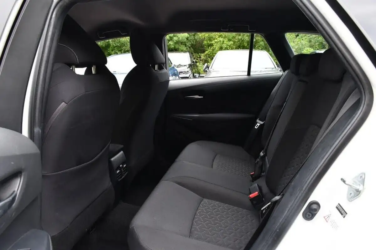 2020-toyota-corolla-18-vvt-i-icon-tech-spare-wheel-touring-sports-5d-big-20