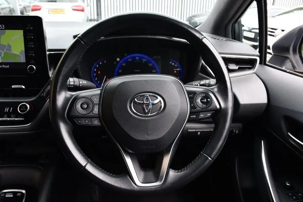 2020-toyota-corolla-18-vvt-i-icon-tech-spare-wheel-touring-sports-5d-big-48