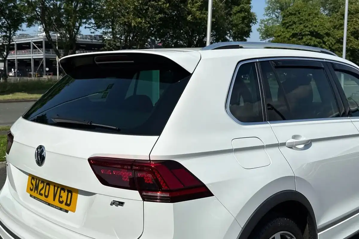 2020-volkswagen-tiguan-20tdi-r-line-tech-150ps-dsg-big-35