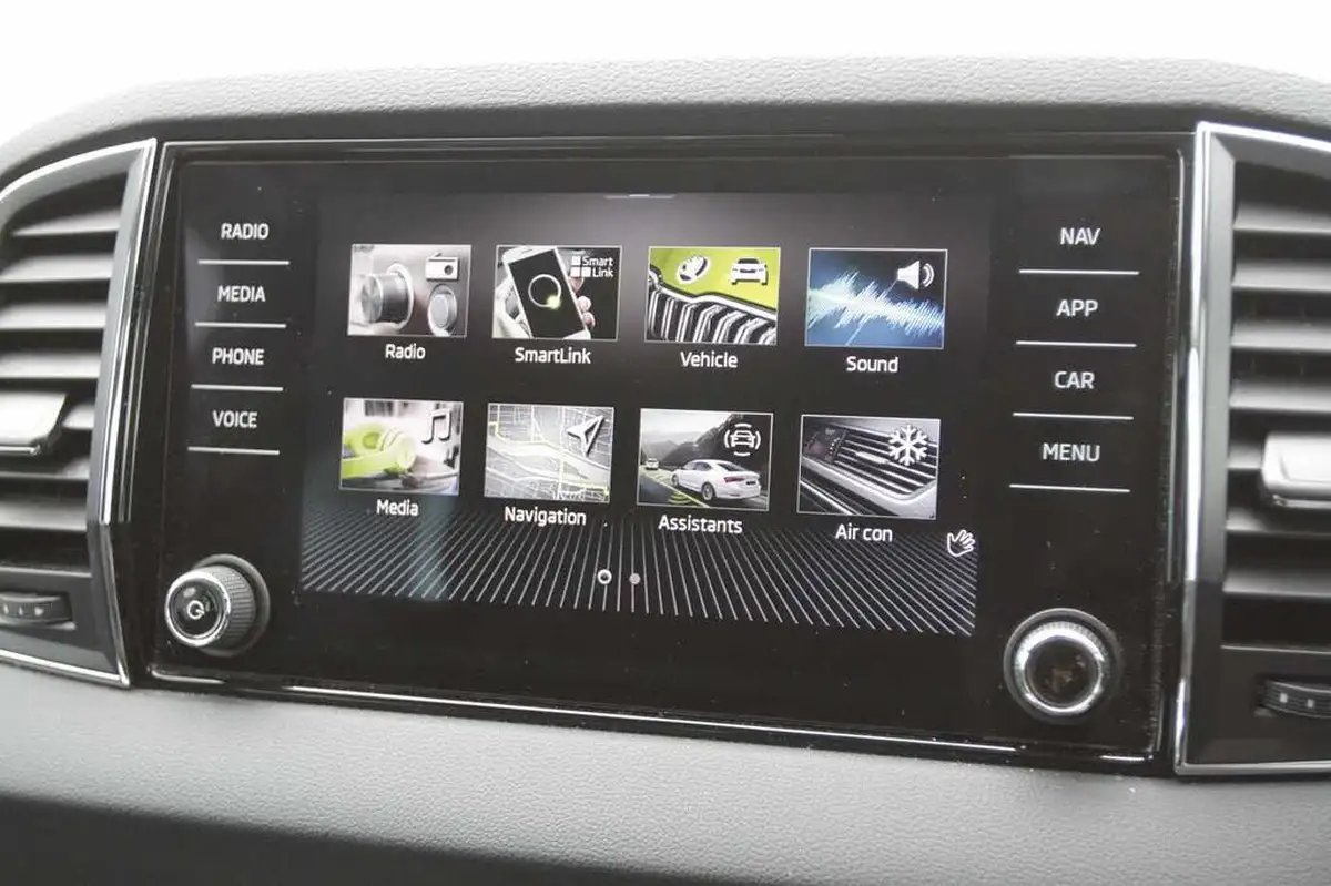2022-skoda-karoq-15-tsi-se-l-big-17