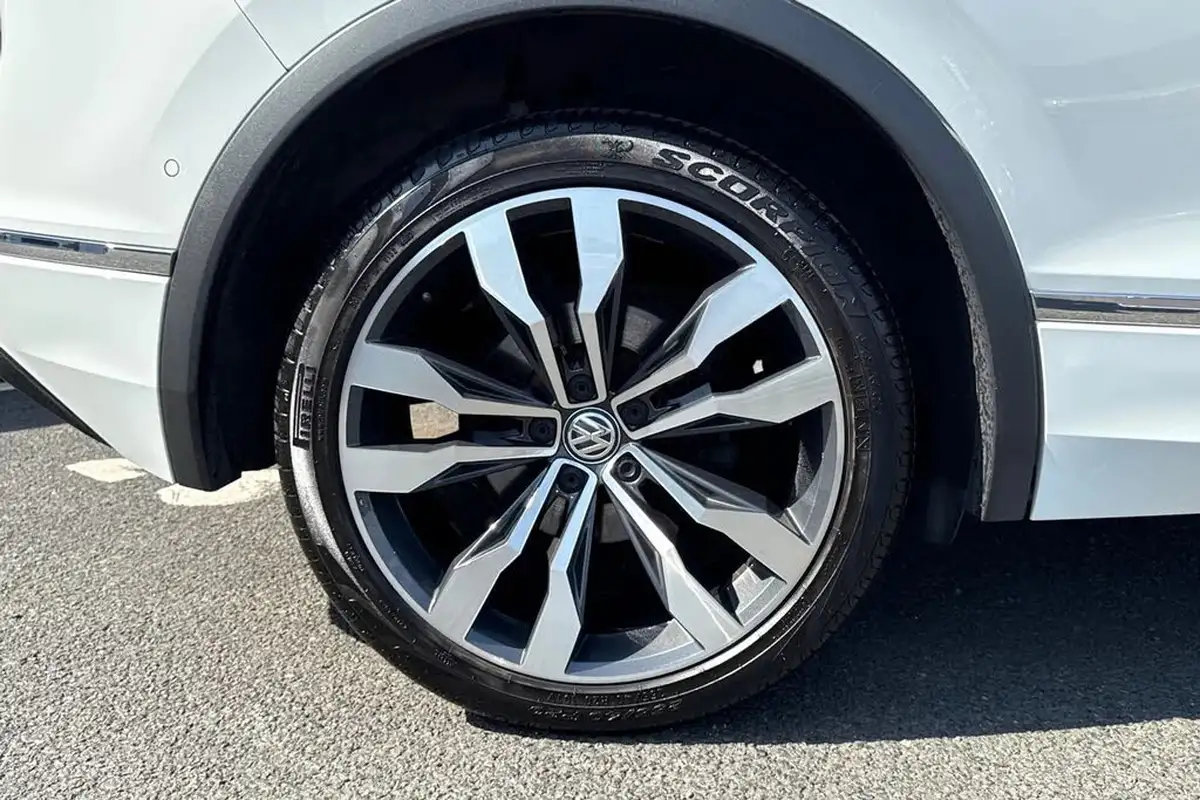 2020-volkswagen-tiguan-20tdi-r-line-tech-150ps-dsg-big-11