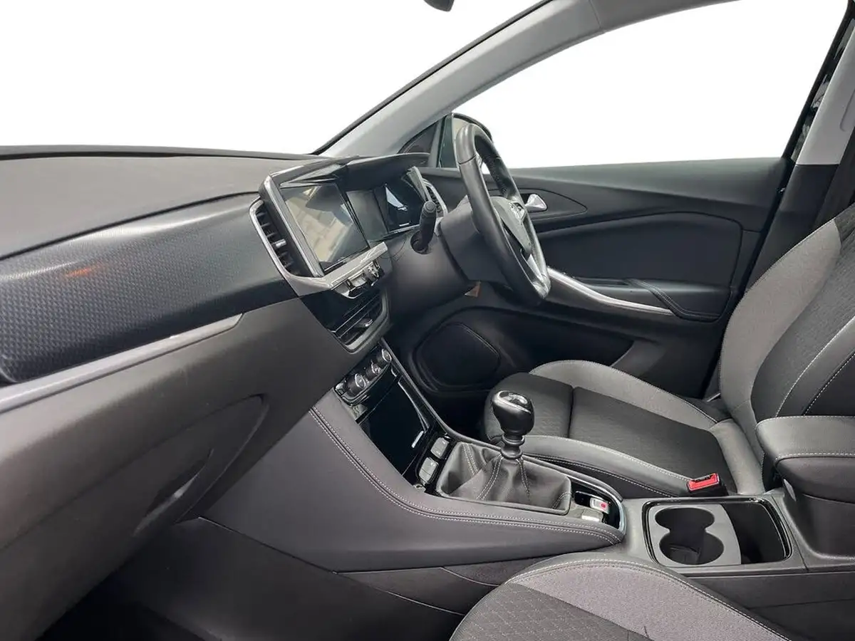 2022-vauxhall-grandland-12-gs-line-big-8