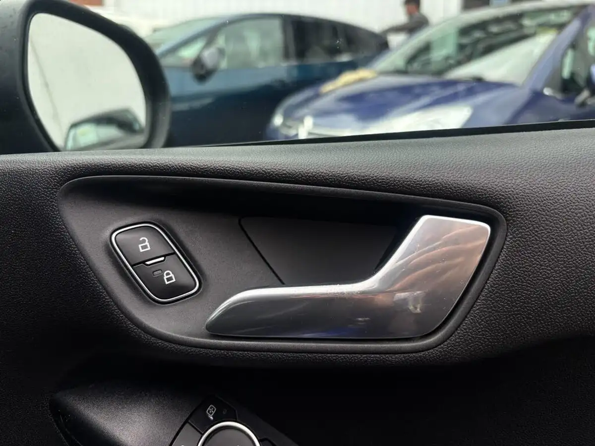 2018-ford-fiesta-10t-st-line-x-100ps-5d-big-17