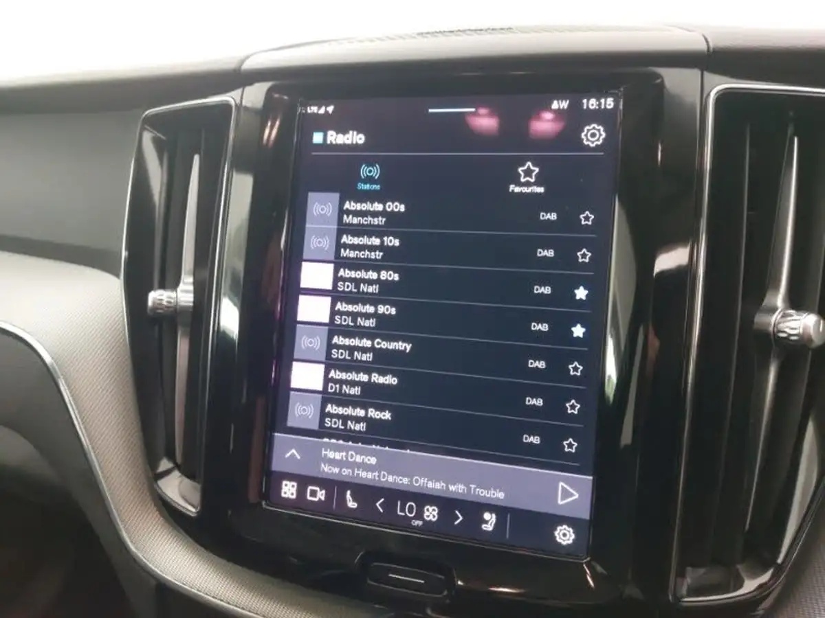 2023-volvo-xc60-20-b5-plus-big-10