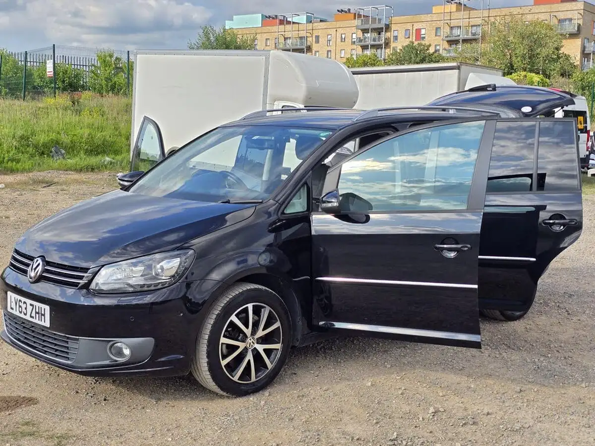 2014-volkswagen-touran-big-6