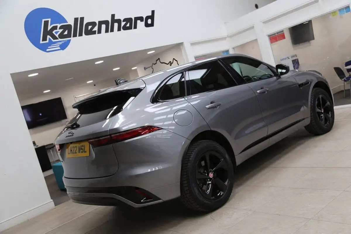 2022-jaguar-f-pace-20-d200-r-dynamic-s-big-19