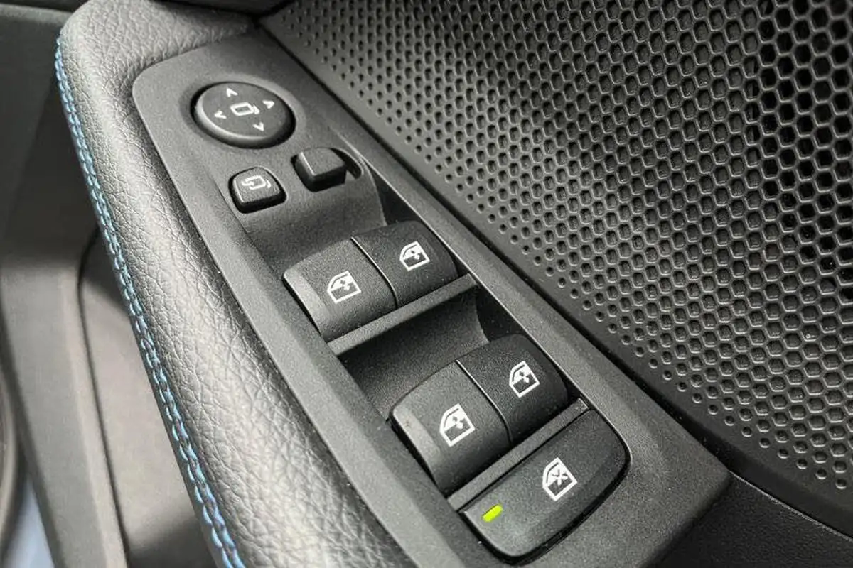 2022-bmw-1-series-15-118i-m-sport-lcp-dct-big-15