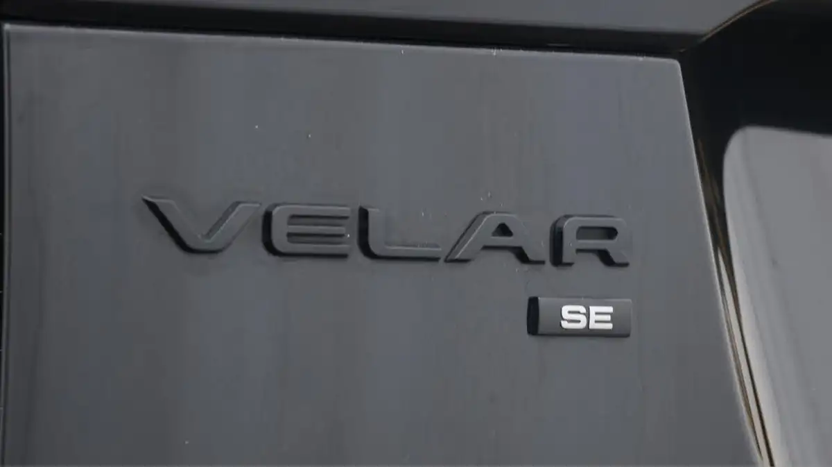 2021-land-rover-range-rover-velar-20-d200-velar-edition-big-22