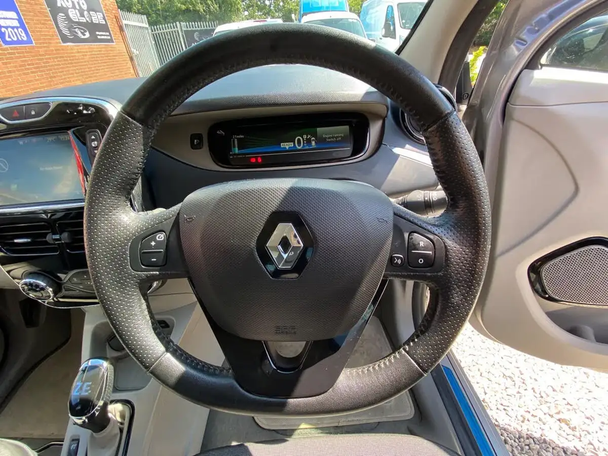 2018-renault-zoe-e-dynamique-nav-rapid-charge-big-38