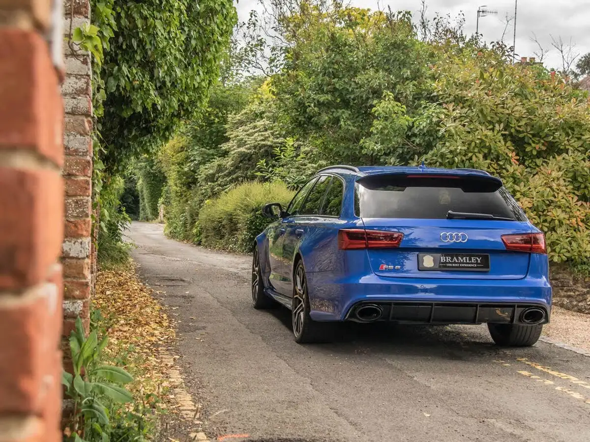 2018-audi-rs6-avant-40-tfsi-quattro-performance-big-11