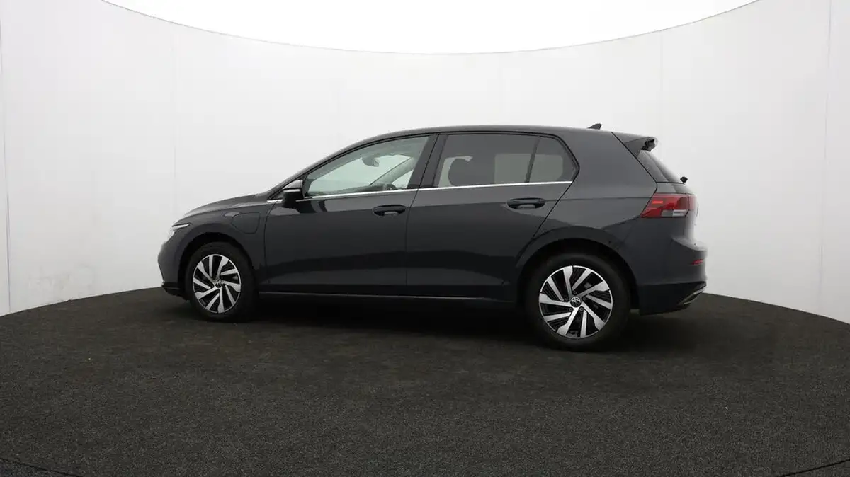 2023-volkswagen-golf-14-tsi-ehybrid-style-big-66
