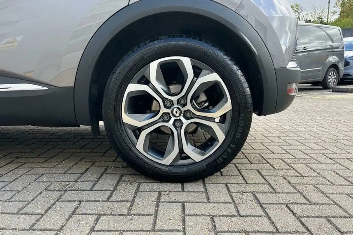 2024-renault-captur-16-techno-145ps-full-big-7