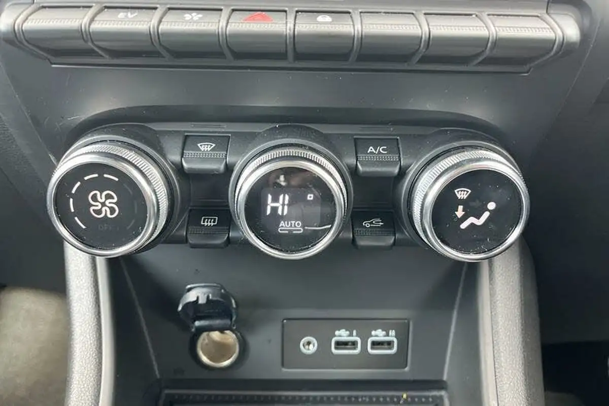 2024-renault-captur-16-techno-145ps-full-big-31