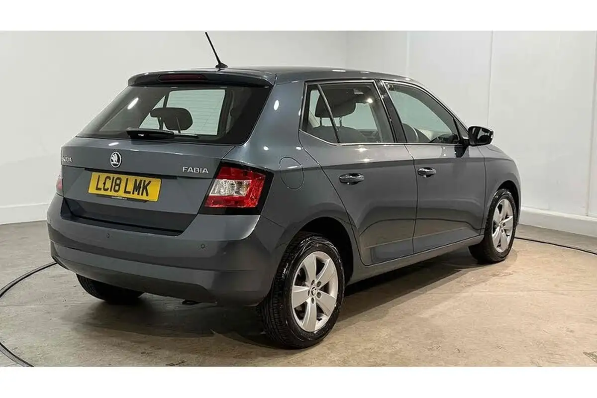 2018-skoda-fabia-10-tsi-se-95ps-ss-hatchback-big-5