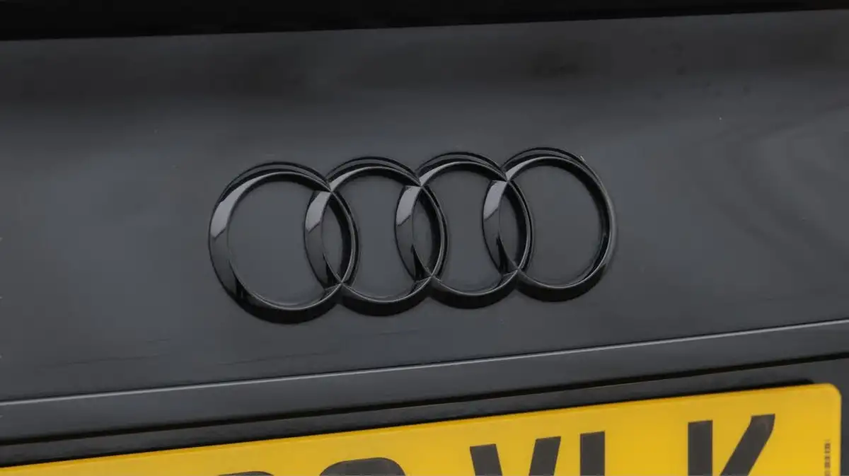 2022-audi-a4-20-35-tfsi-black-edition-s-tronic-big-20