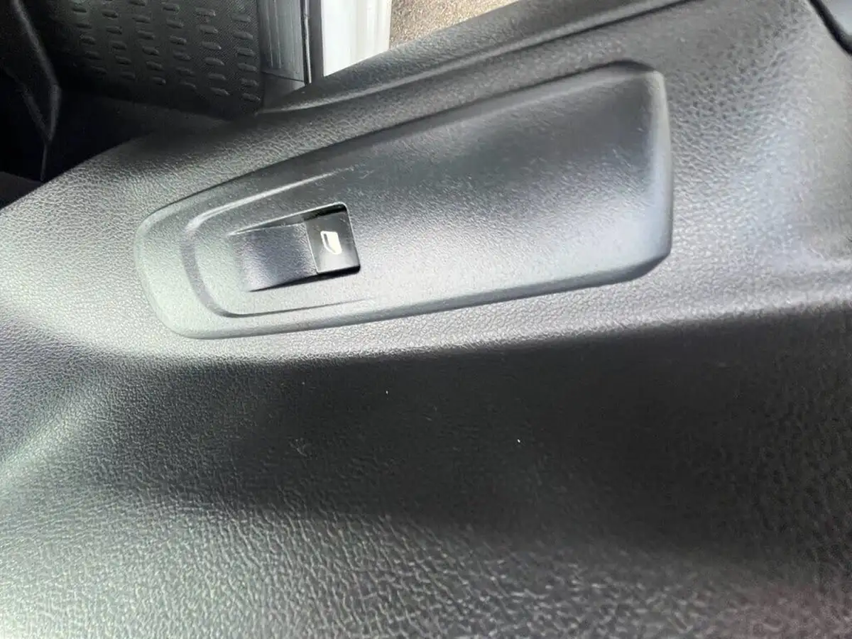 2021-peugeot-partner-15-bluehdi-1000-professional-100ps-eu6dt-panel-big-15