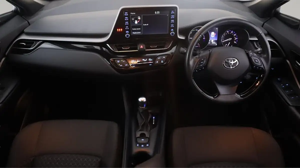 2021-toyota-c-hr-18-vvt-i-icon-big-12