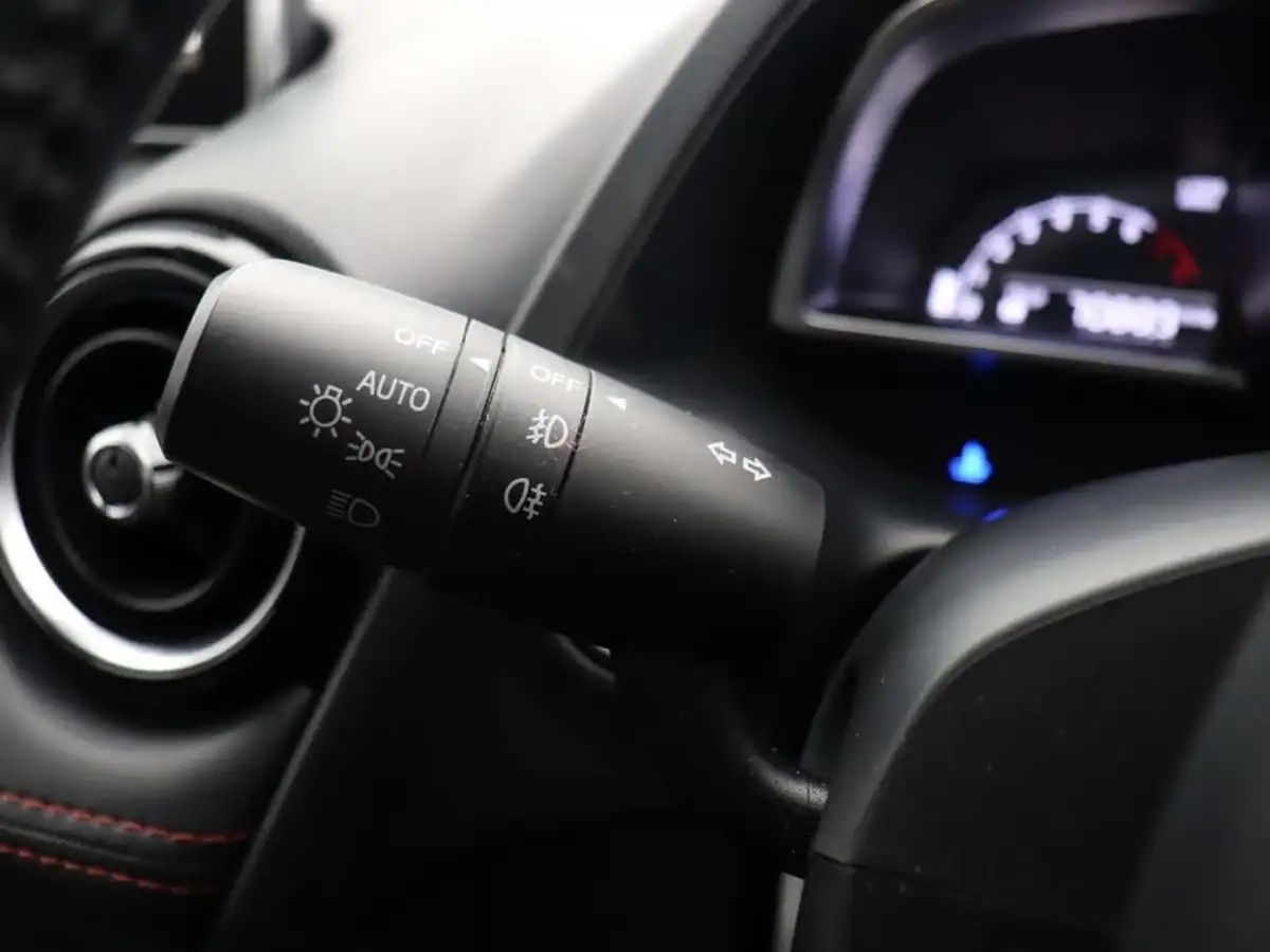 2017-mazda-mazda2-15-sport-nav-115ps-big-38