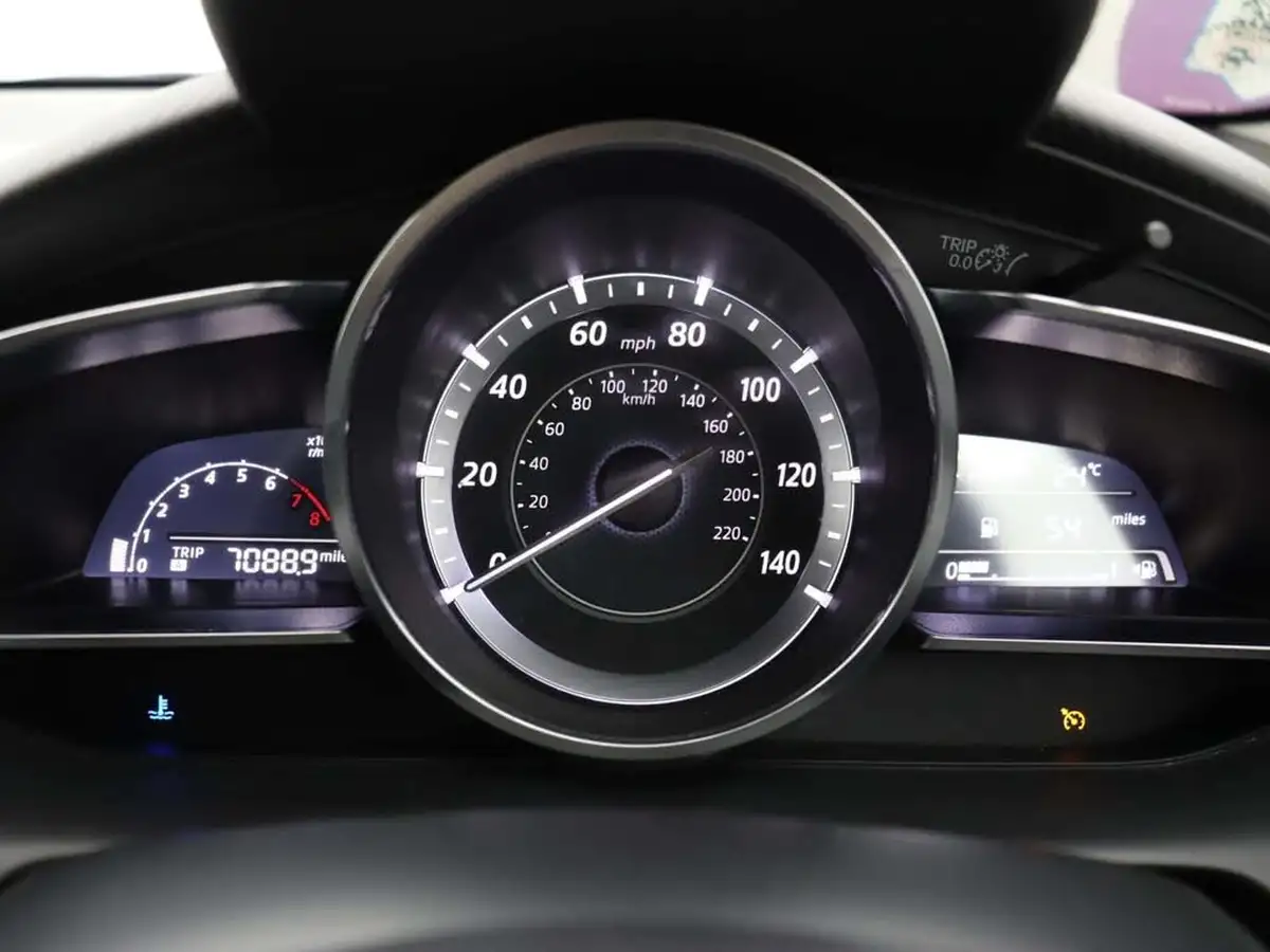2017-mazda-mazda2-15-sport-nav-115ps-big-10