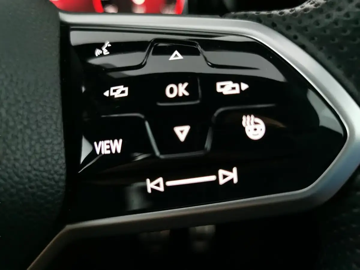 2022-volkswagen-golf-20-tsi-gti-big-25