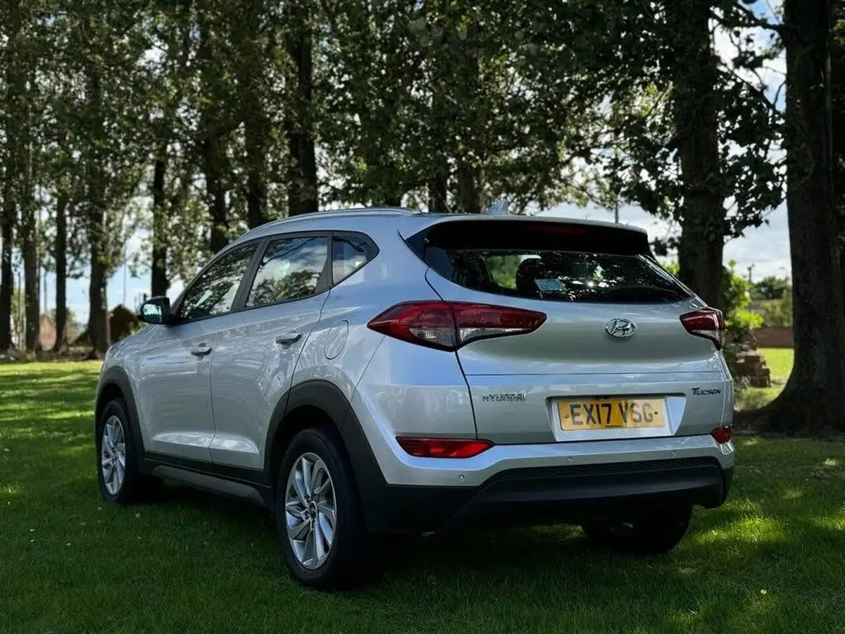 2017-hyundai-tucson-17crdi-blue-drive-se-nav-116ps-big-4