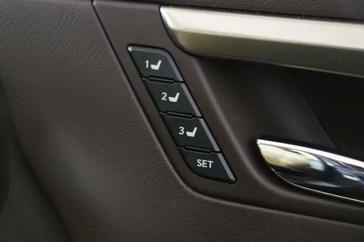 2019-lexus-rx-450h-l-35-takumi-big-17