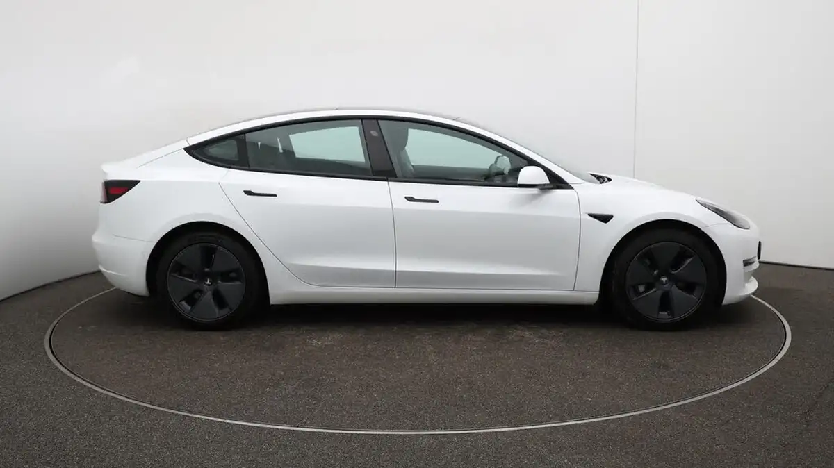 2021-tesla-model-3-e-long-range-awd-big-49
