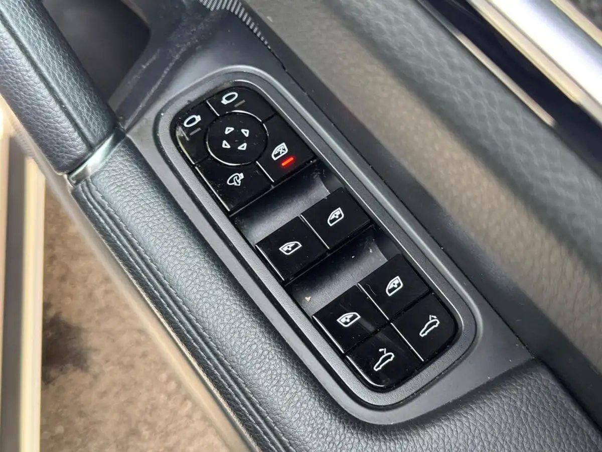 2021-porsche-cayenne-30-v6-coupe-big-29