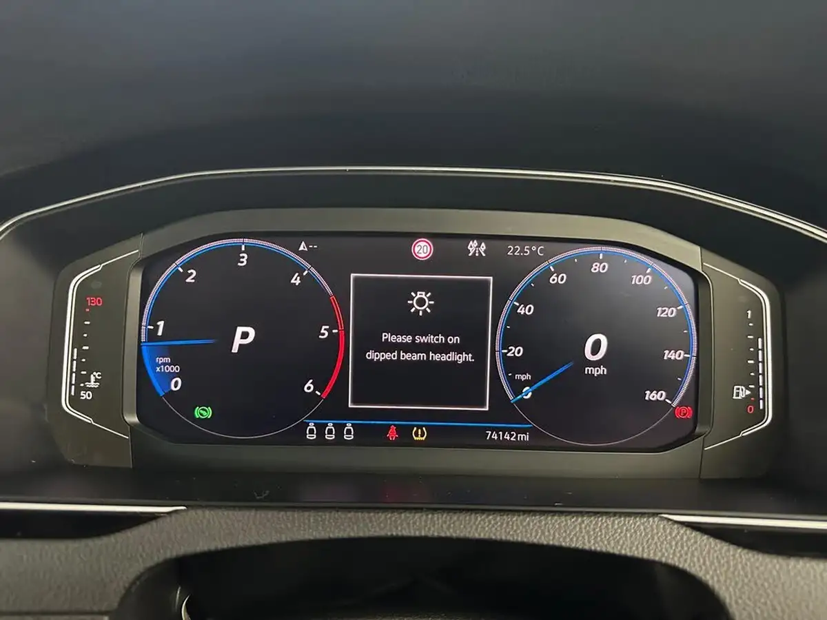 2019-volkswagen-passat-20tdi-r-line-190ps-scr-estate-5d-dsg-big-47