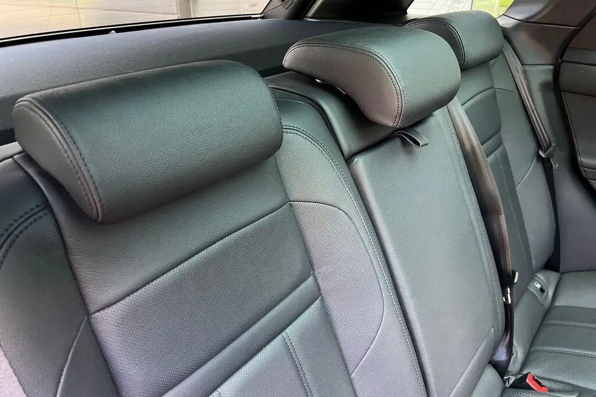 2024-land-rover-range-rover-evoque-15-p270e-dynamic-se-big-29