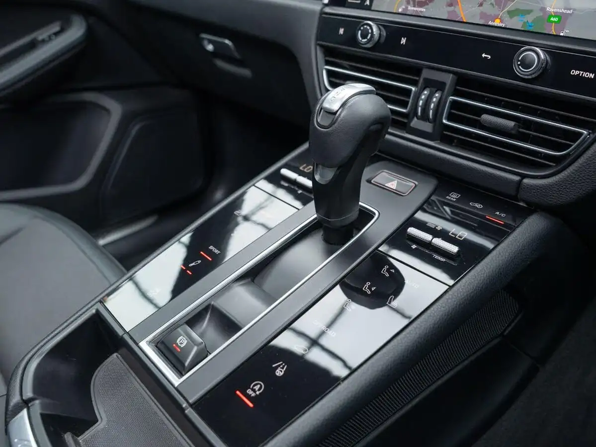 2022-porsche-macan-29-v6-s-big-27