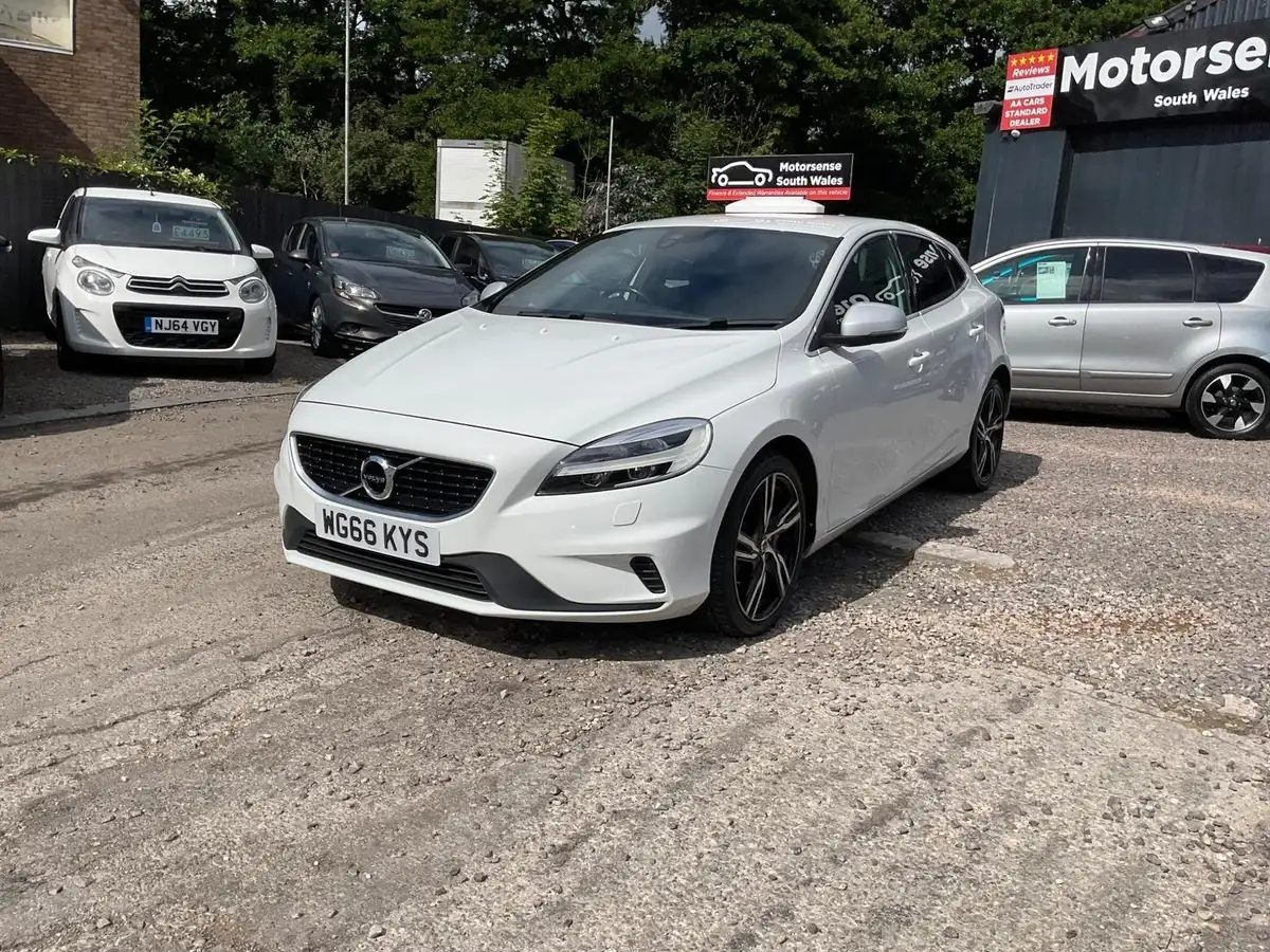 2016-volvo-v40-20td-d2-r-design-pro-big-28