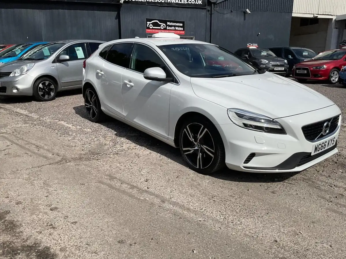 2016-volvo-v40-20td-d2-r-design-pro-big-52