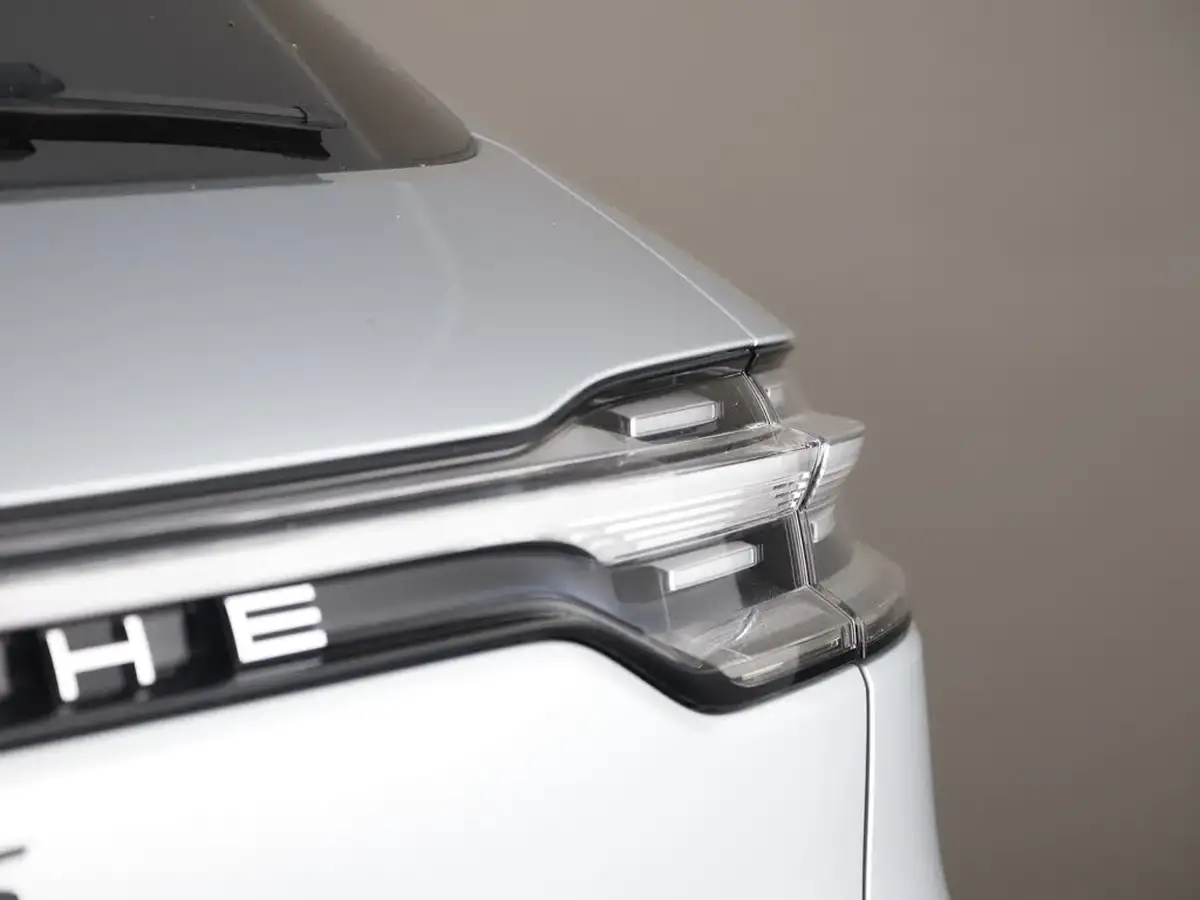 2021-porsche-macan-30-s-big-37