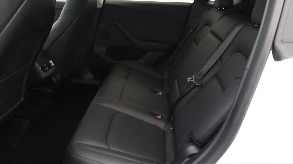 2023-tesla-model-y-e-rwd-big-16