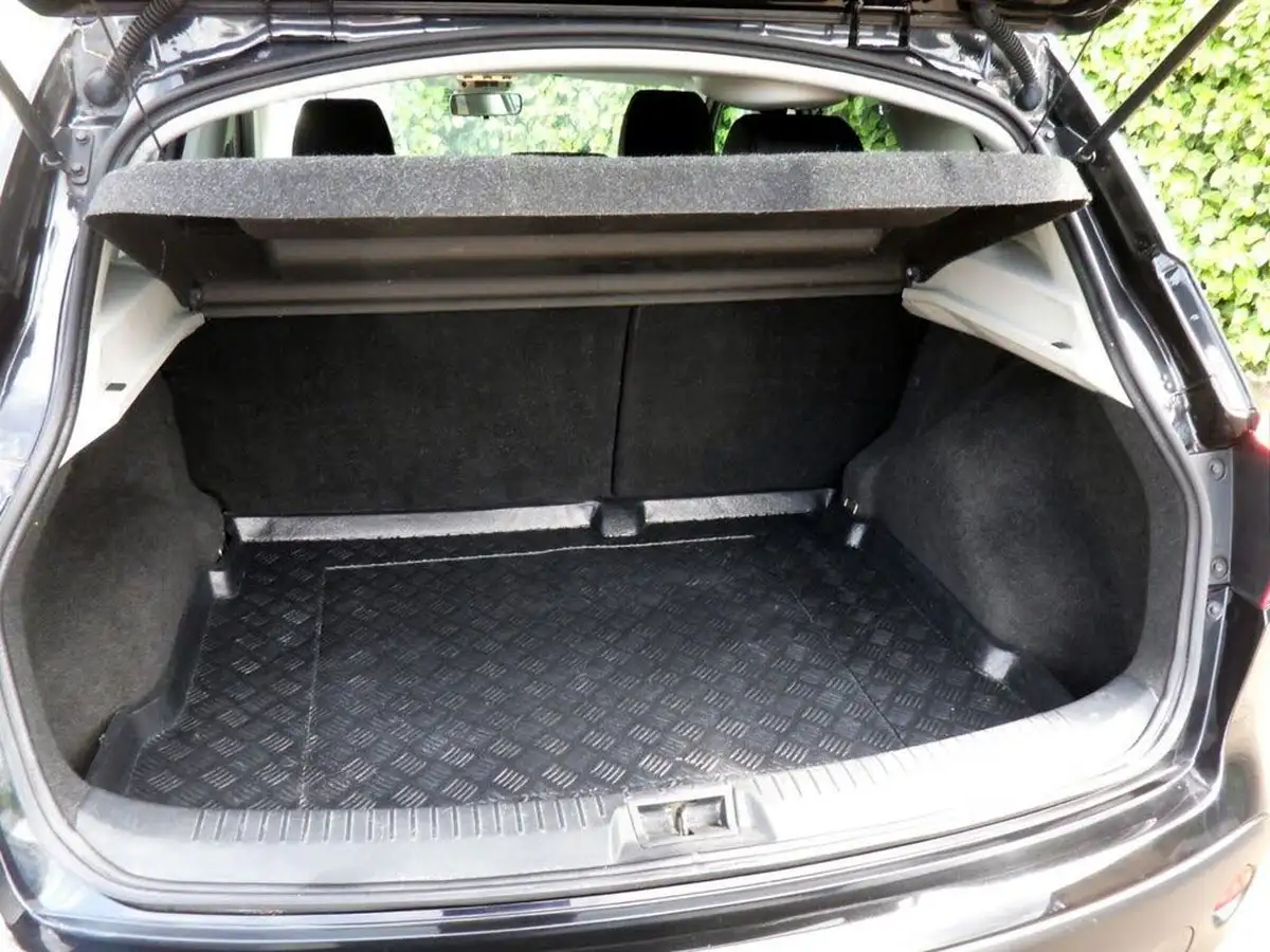 2012-nissan-qashqai-15td-n-tec-big-39