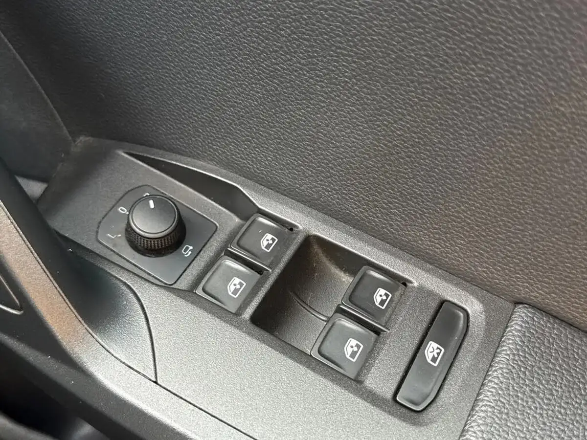 2019-seat-arona-10-tsi-fr-sport-big-17