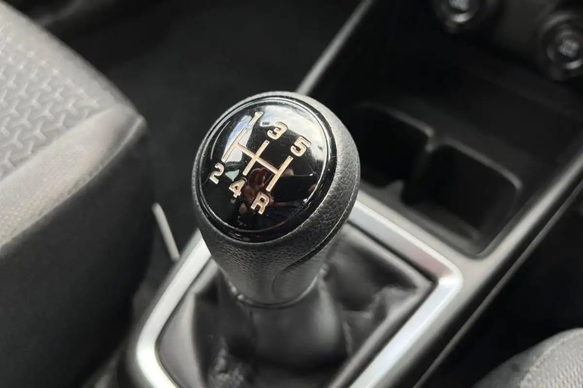 2023-suzuki-swift-12-dualjet-sz-l-big-31