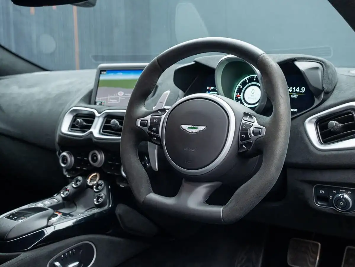 2020-aston-martin-vantage-40-v8-vantage-coupe-auto-big-3