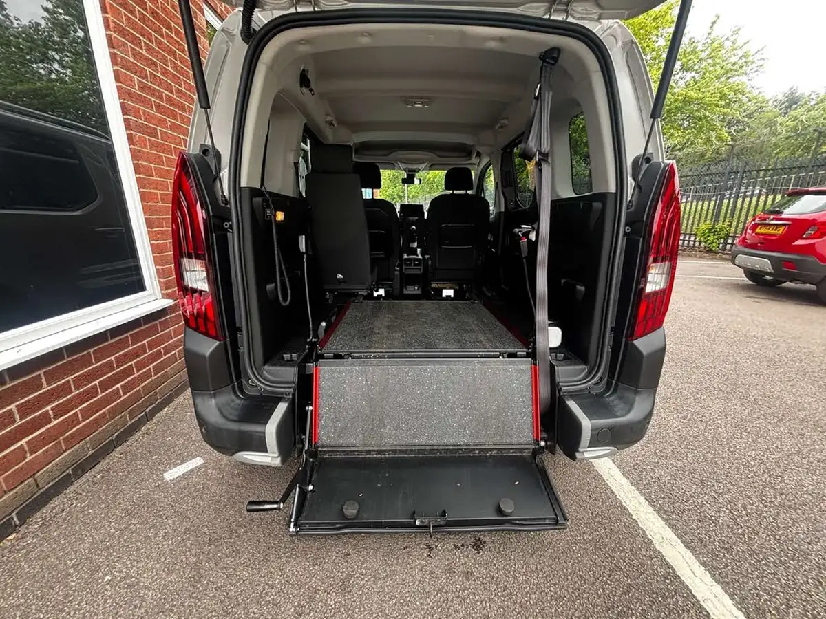 2019-peugeot-rifter-15-bluehdi-allure-100bhp-standard-big-16