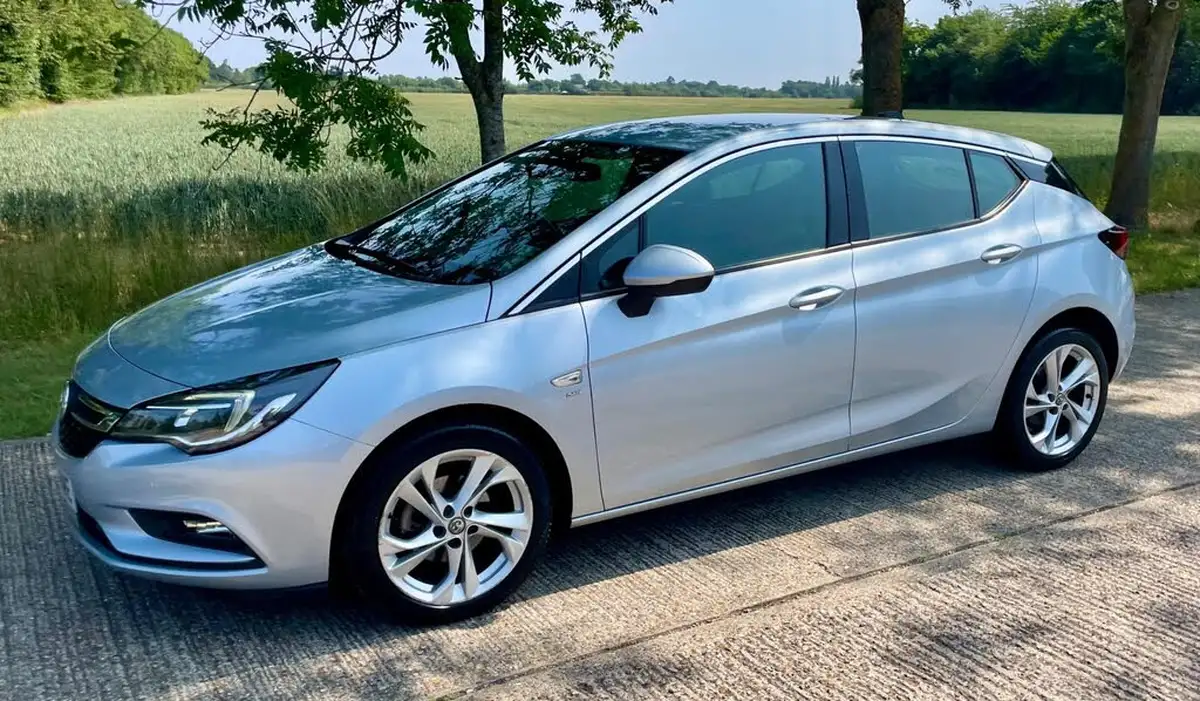 2017-vauxhall-astra-16cdti-sri-110ps-hatchback-big-18