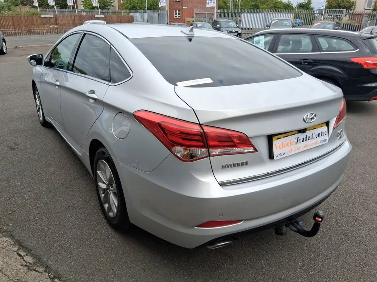 2015-hyundai-i40-17crdi-se-nav-115ps-saloon-4d-big-3