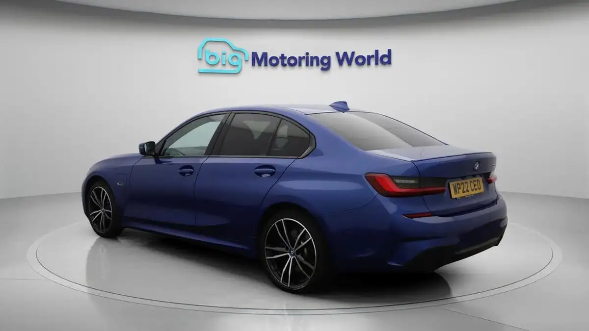 2022-bmw-3-series-20-330e-m-sport-pro-pack-saloon-4d-big-5