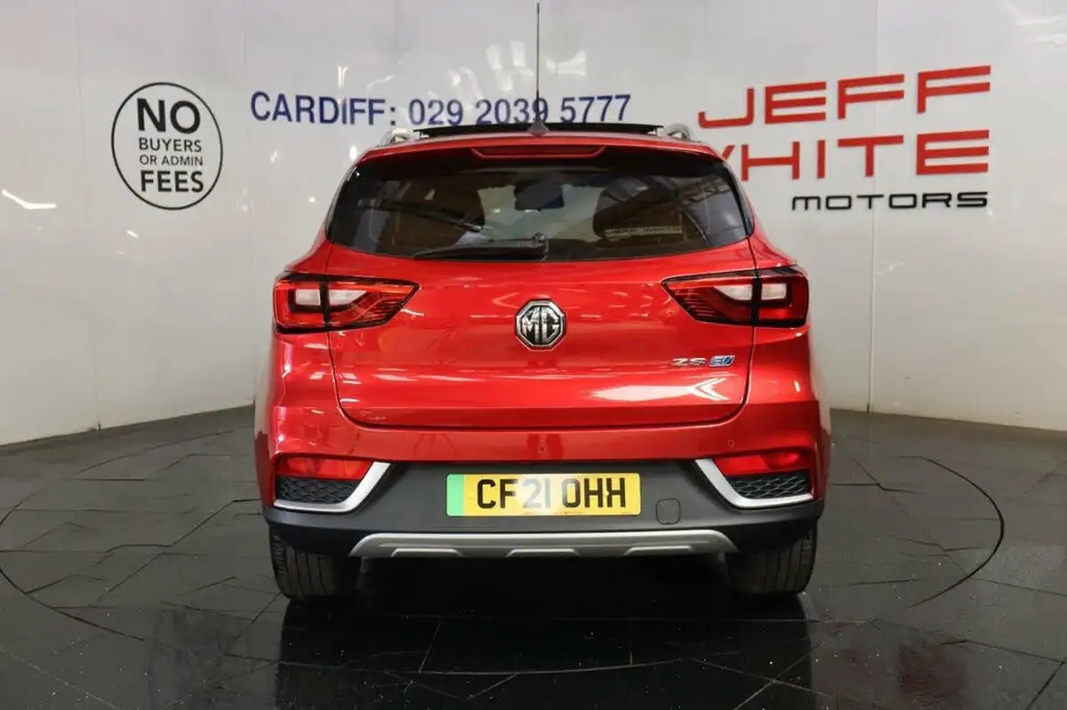 2021-mg-zs-suv-e-exclusive-ev-big-3