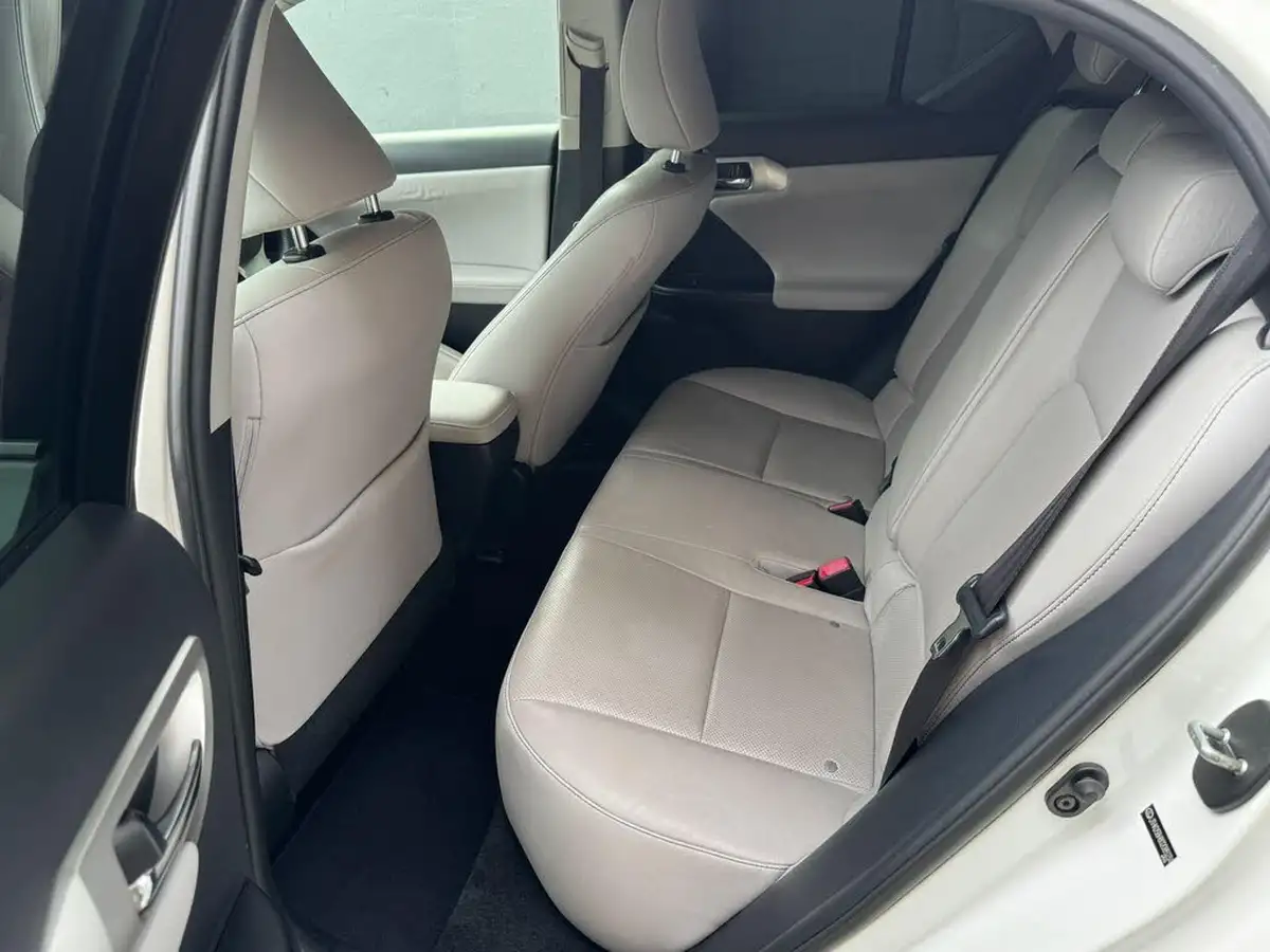 2012-lexus-ct-200h-18-se-l-cruise-big-14